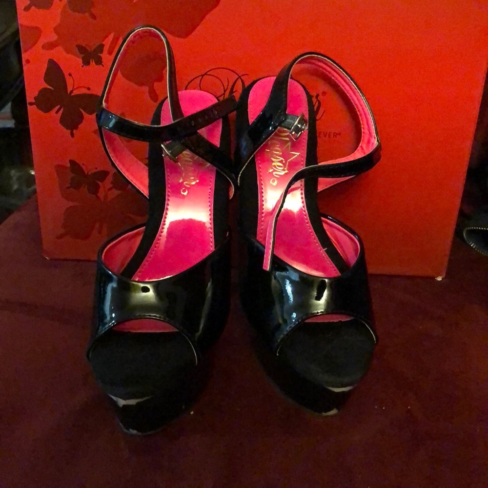 Pleaser UV Light Heels Sz 6